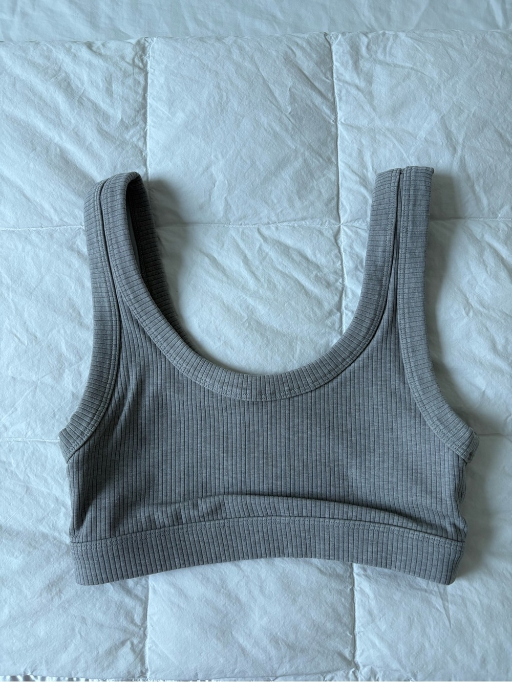 ALO Yoga Wellness bra size small color heather grey like a new